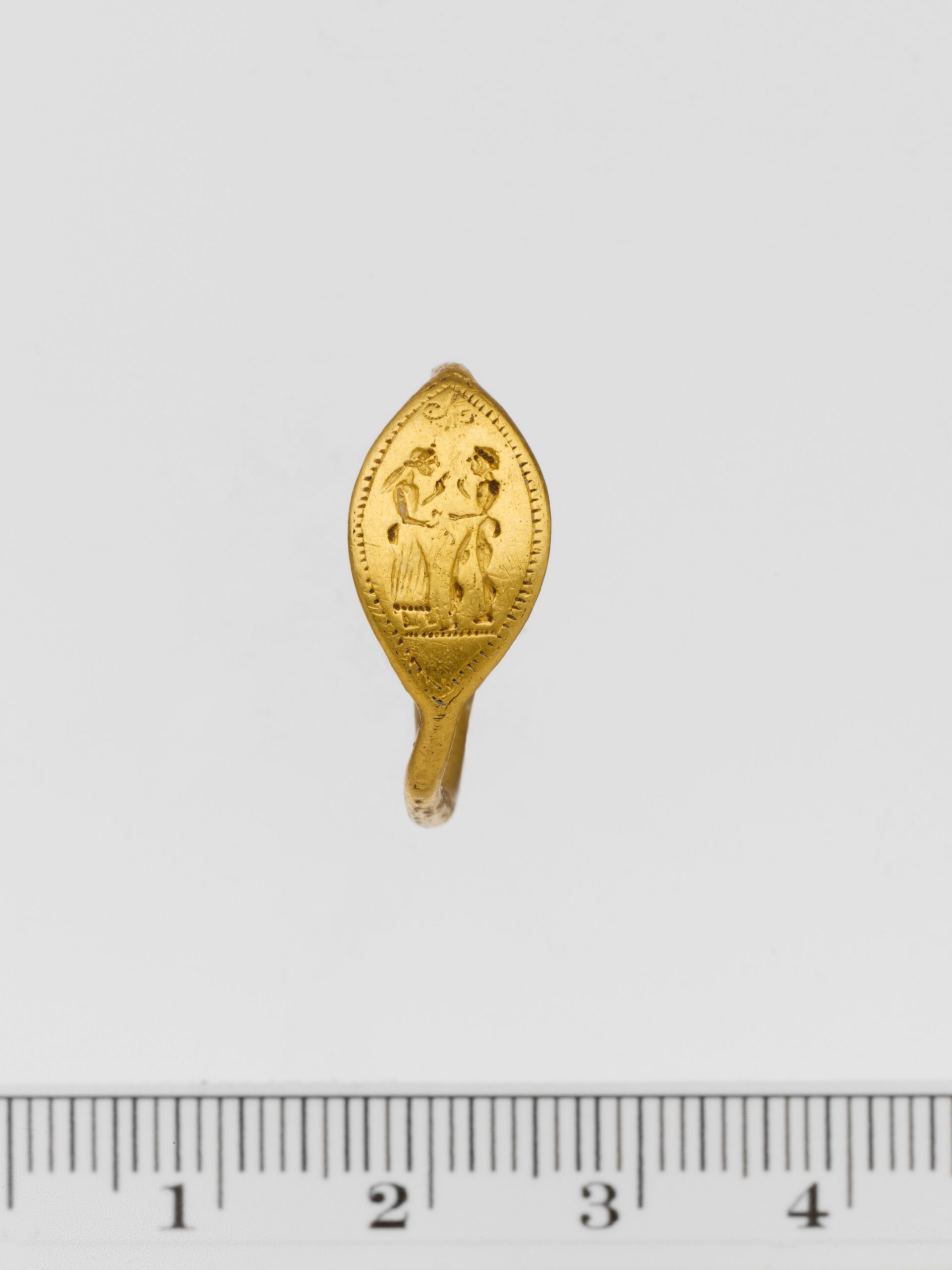 Gold ring · 메트로폴리탄 미술관